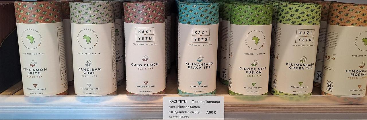 Tee KAZI YETU